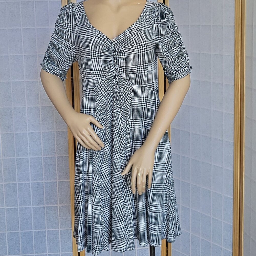 NWT Torrid black and white plaid short sleeve dress sweetheart neckline size 16